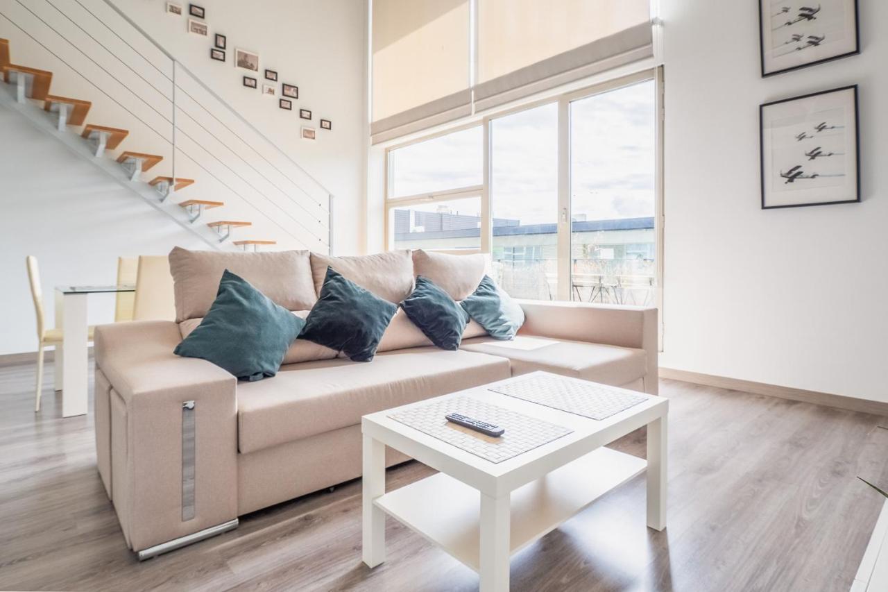 El Ventero Apartment - Elegante Apt Para 5 Con Terraza, Wi-Fi Y Aparcamiento En La Calle Camarma de Esteruelas Екстериор снимка