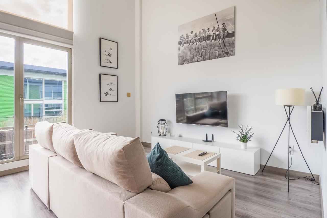 El Ventero Apartment - Elegante Apt Para 5 Con Terraza, Wi-Fi Y Aparcamiento En La Calle Camarma de Esteruelas Екстериор снимка